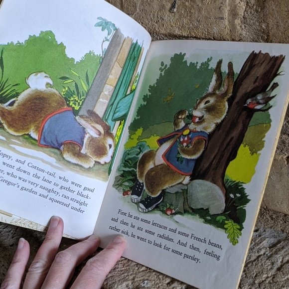 A LITTLE GOLDEN BOOK I Vintage Peter Rabbit Book - Picture 9 of 14